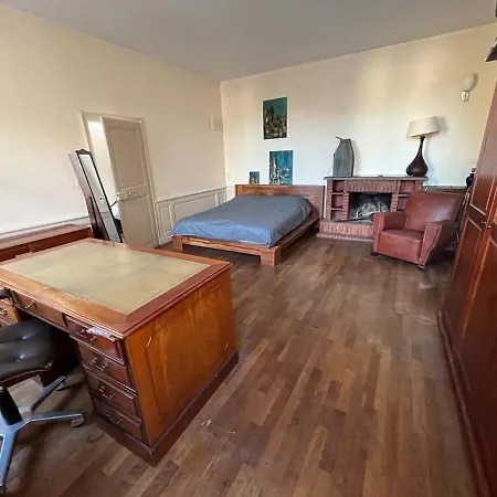 La Maison Aux Volets Bleus * Laval (Mayenne)
