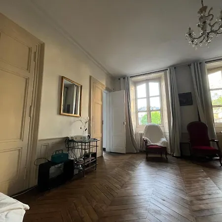 Villa La Maison Aux Volets Bleus Laval (Mayenne)