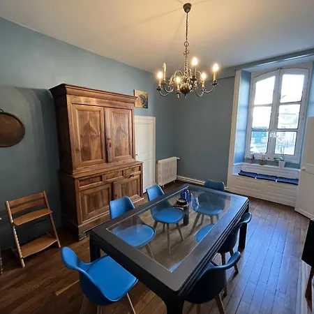 La Maison Aux Volets Bleus Laval (Mayenne)
